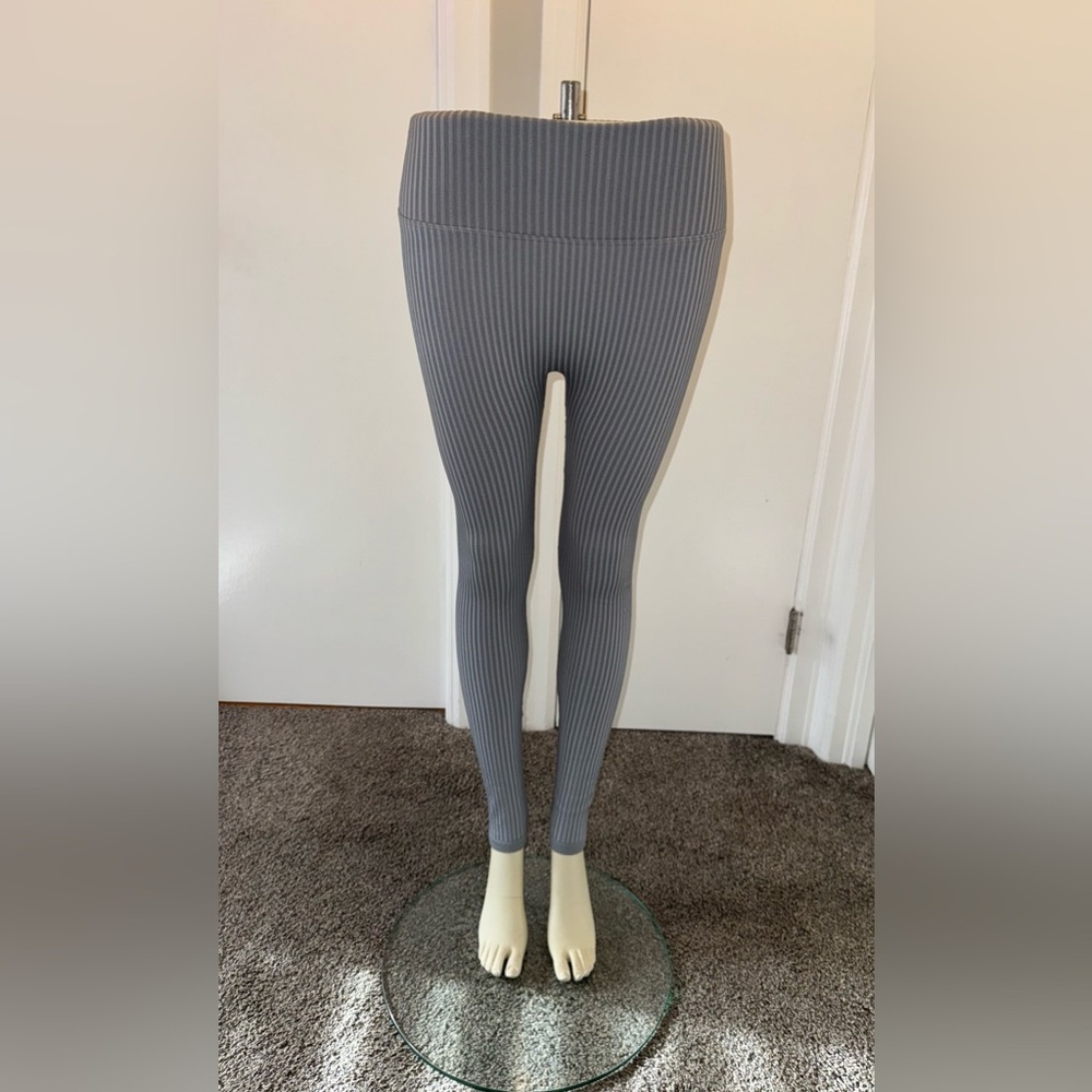 Fabletics Gray Ribbed Leggings